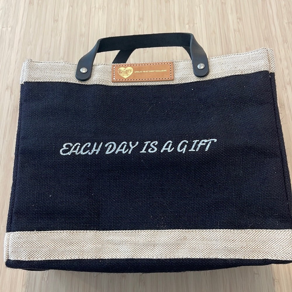 New Apolis small market bag with original tags on!